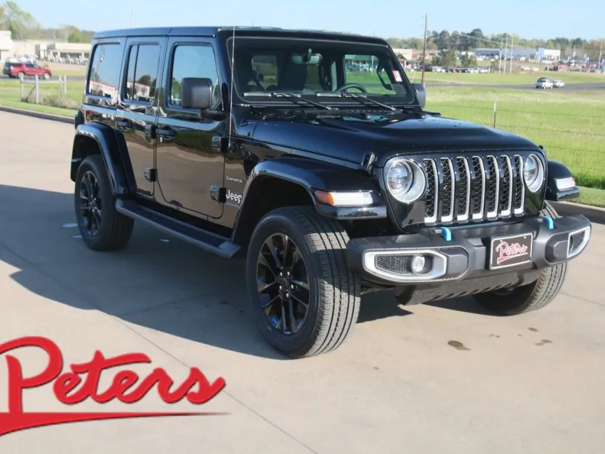 2023 Jeep Wrangler Sahara photo 1