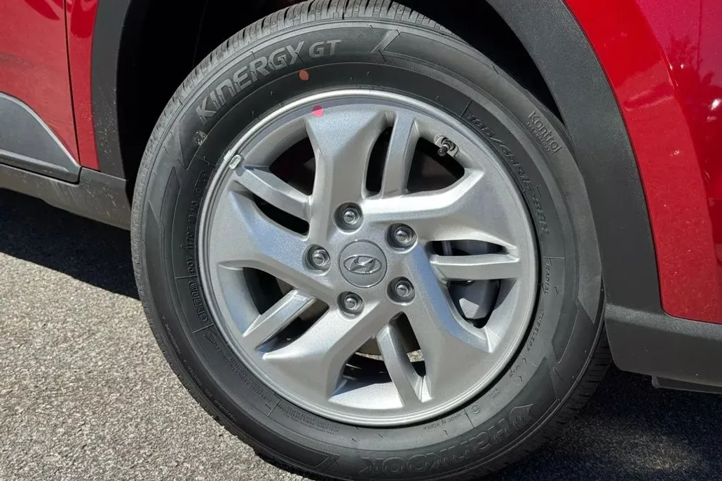 2025 Hyundai Venue SE photo 1