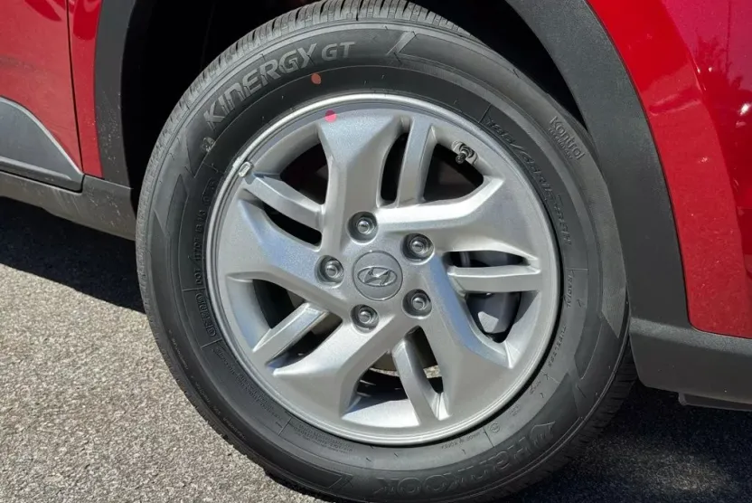 2025 Hyundai Venue SE photo 1