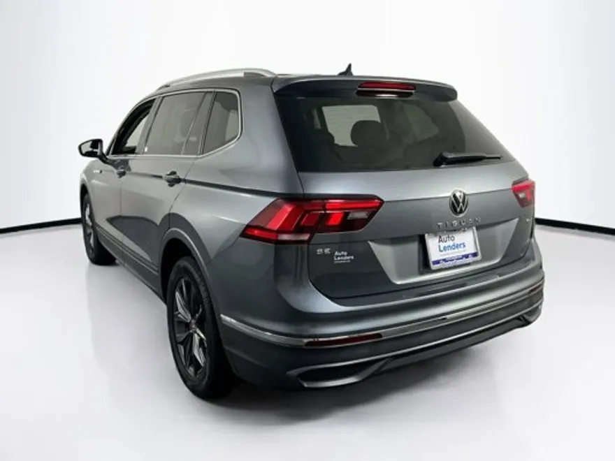 2022 Volkswagen Tiguan SE photo 1