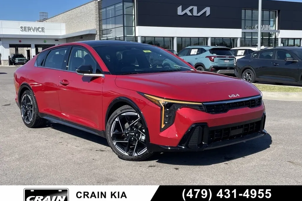 2025 Kia K4 GT-Line photo 1