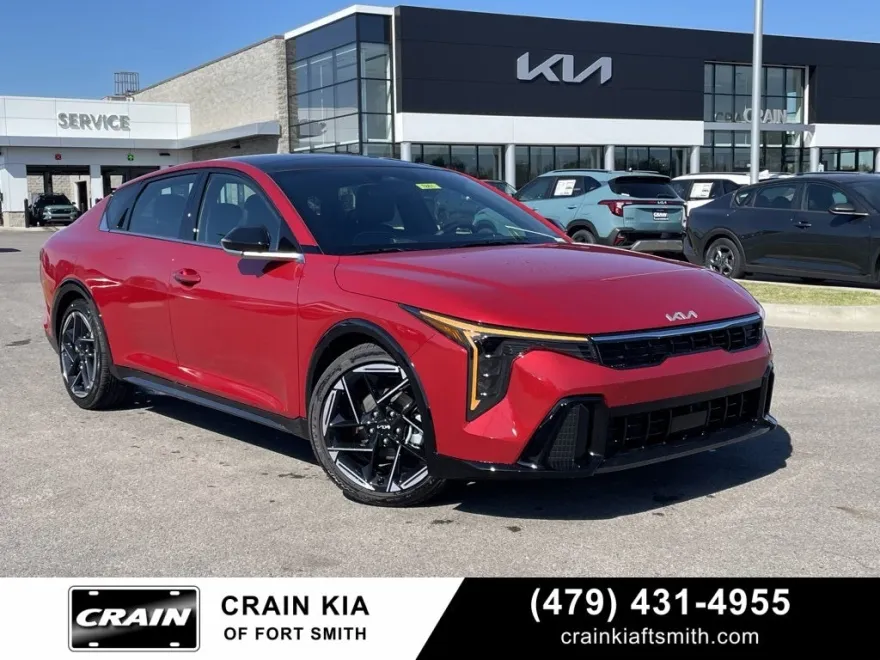 2025 Kia K4 GT-Line photo 1