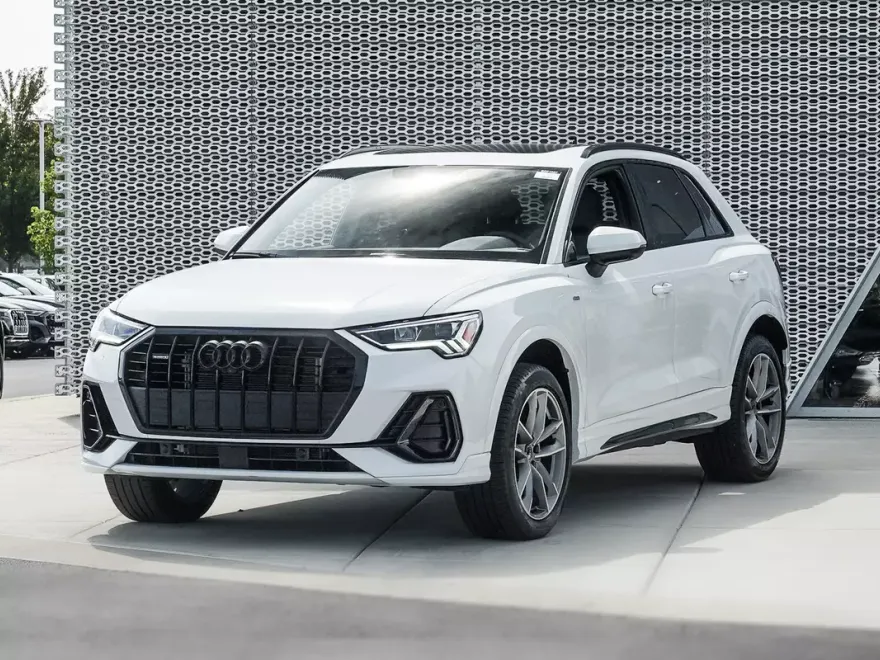 2024 Audi Q3 S line Premium Plus photo 1