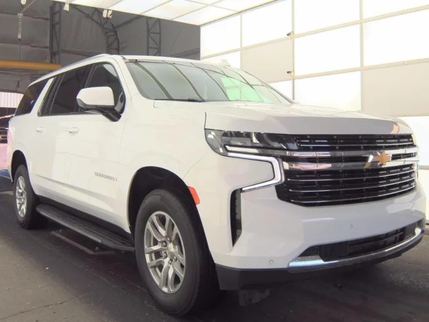 2023 Chevrolet Suburban LT photo 1