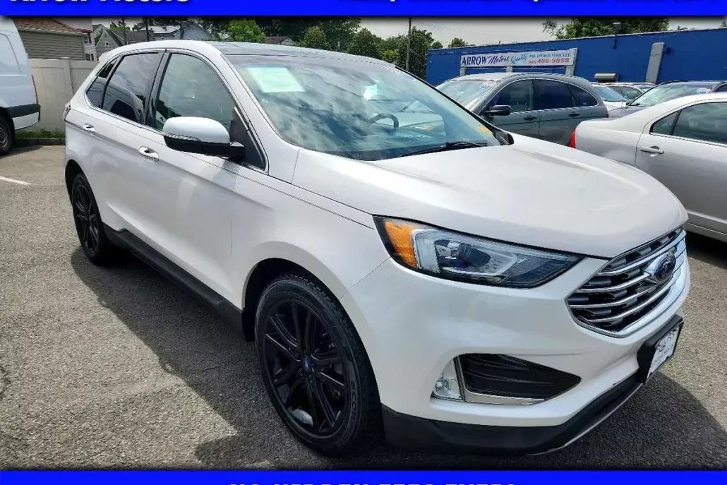 2019 Ford Edge Titanium photo 1