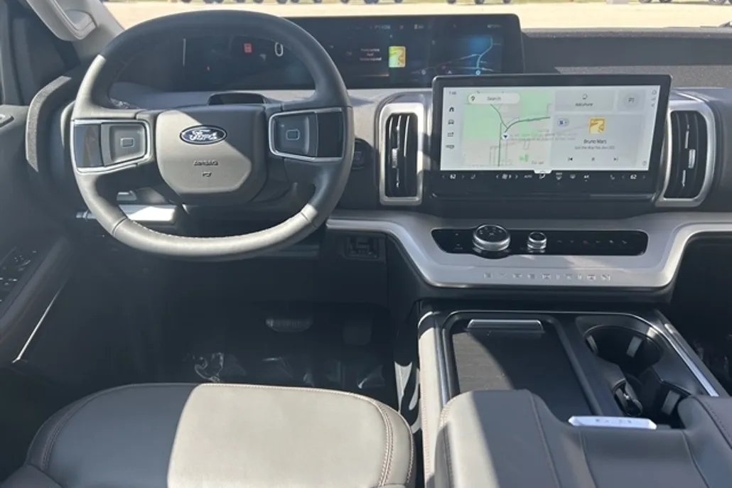 2025 Ford Expedition MAX photo 1