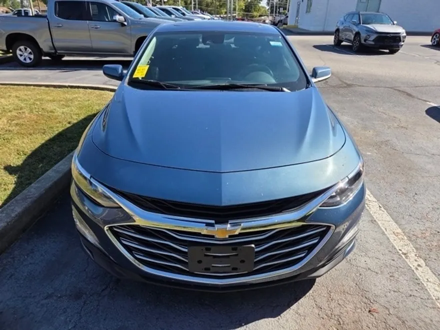2024 Chevrolet Malibu 1LT photo 1