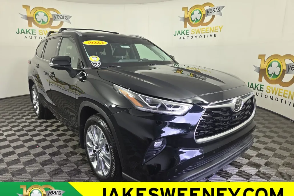 2023 Toyota Highlander Limited photo 1