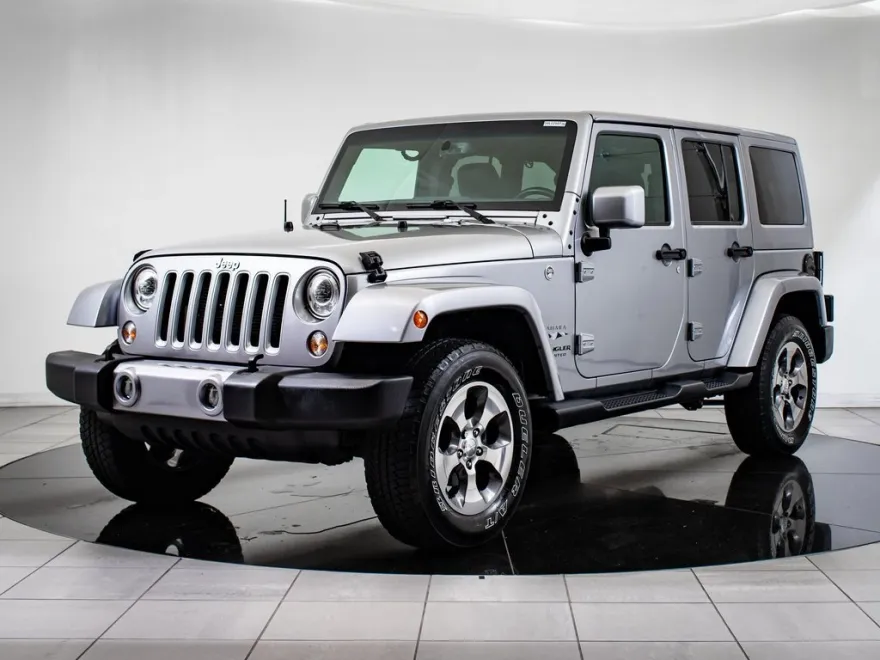 2017 Jeep Wrangler Unlimited Sahara photo 1