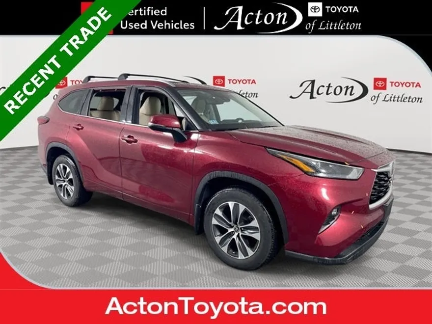 2022 Toyota Highlander XLE photo 1