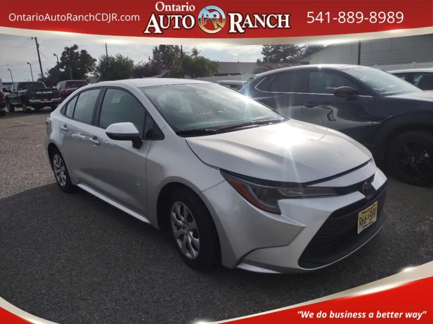 2023 Toyota Corolla LE photo 1