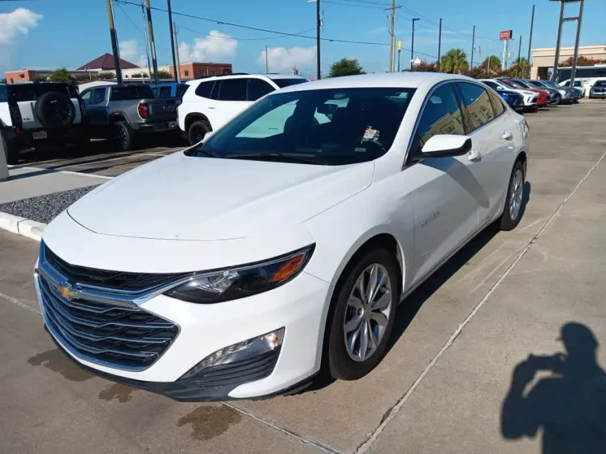 2024 Chevrolet Malibu 1LT photo 1