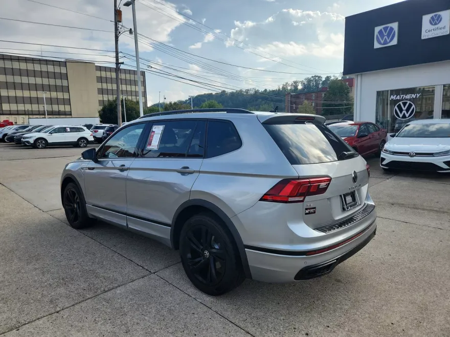 2023 Volkswagen Tiguan SE R-Line Black photo 1