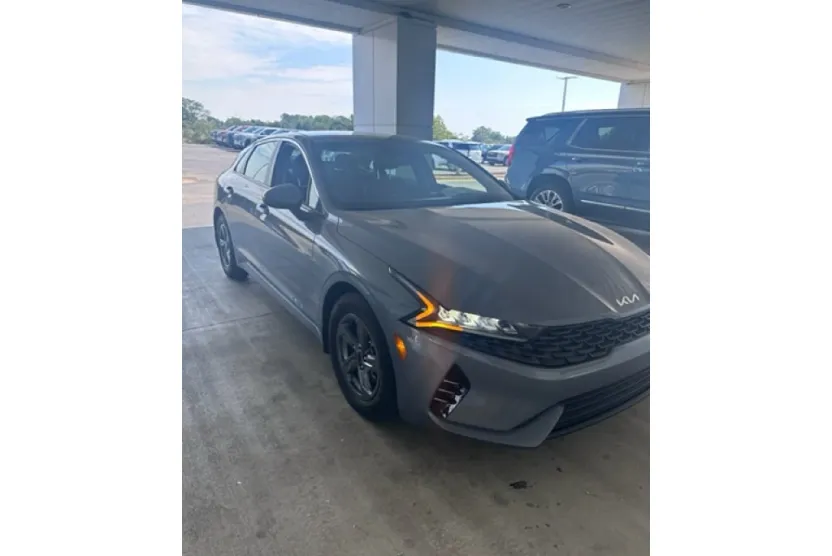 2023 Kia K5 LXS photo 1