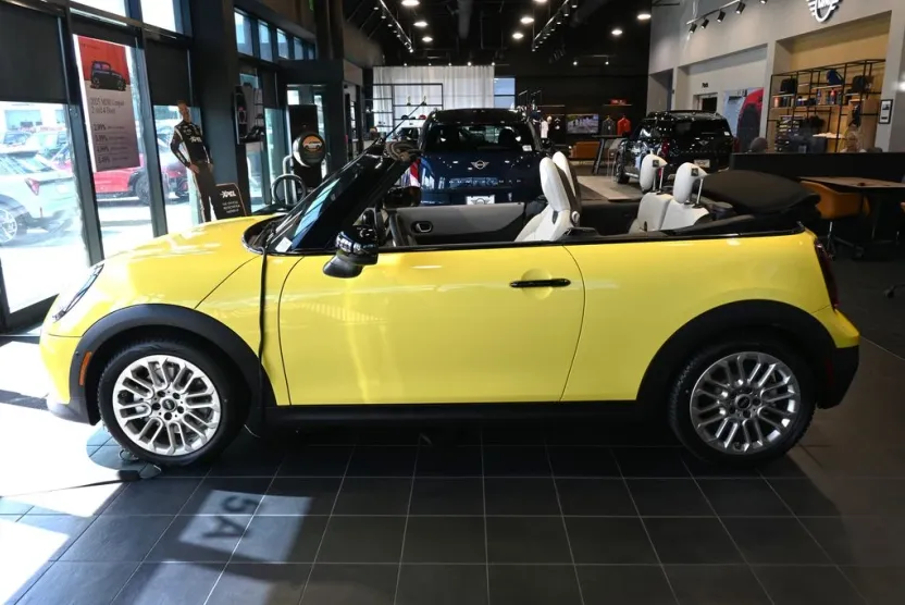 2026 Mini Cooper Convertible Signature photo 1