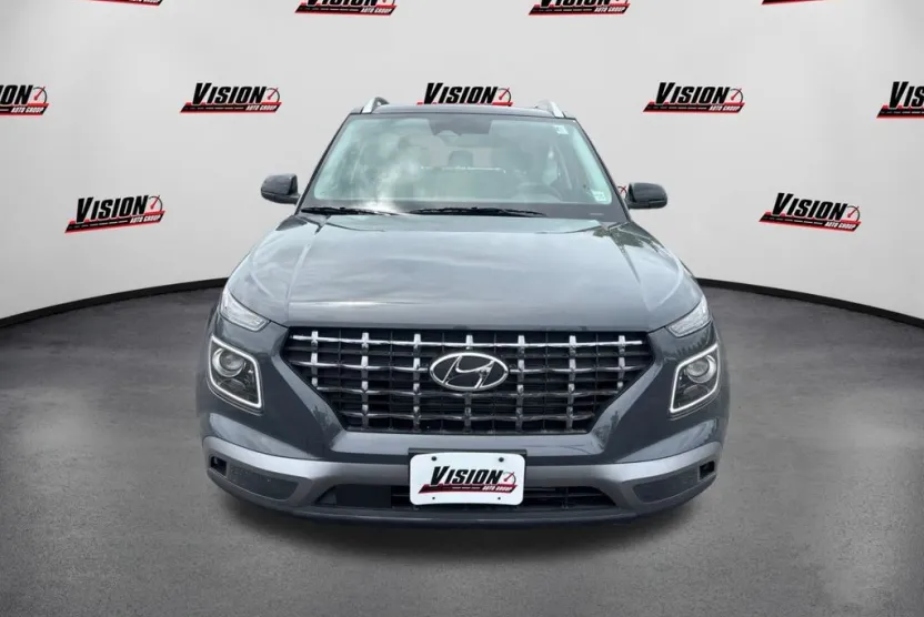 2025 Hyundai Venue Limited photo 1