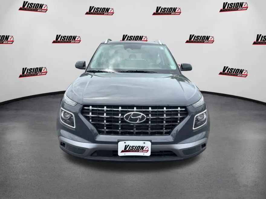 2025 Hyundai Venue Limited photo 1