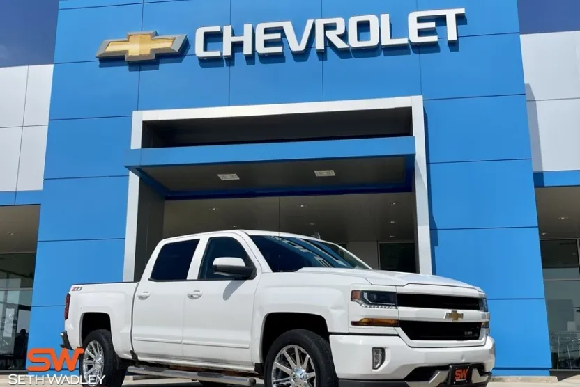 2018 Chevrolet Silverado 1500 LT2 photo 1