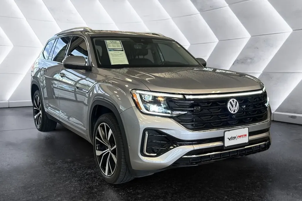 2024 Volkswagen Atlas SEL Premium R-Line photo 1