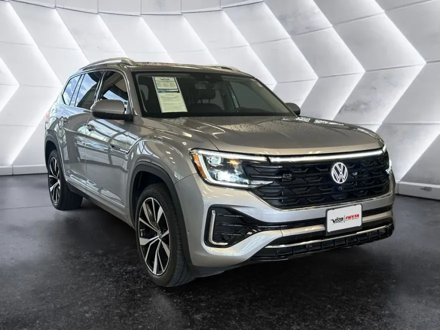 2024 Volkswagen Atlas SEL Premium R-Line photo 1