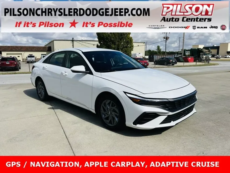 2024 Hyundai Elantra SEL photo 1