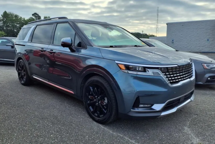 2022 Kia Carnival SX Prestige photo 1