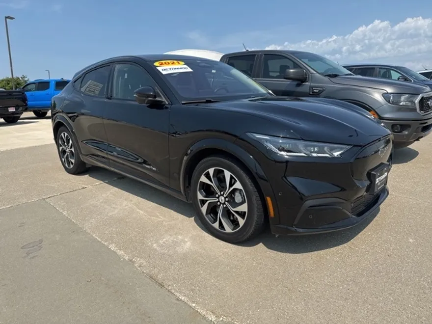 2021 Ford Mustang Mach-E Premium photo 1