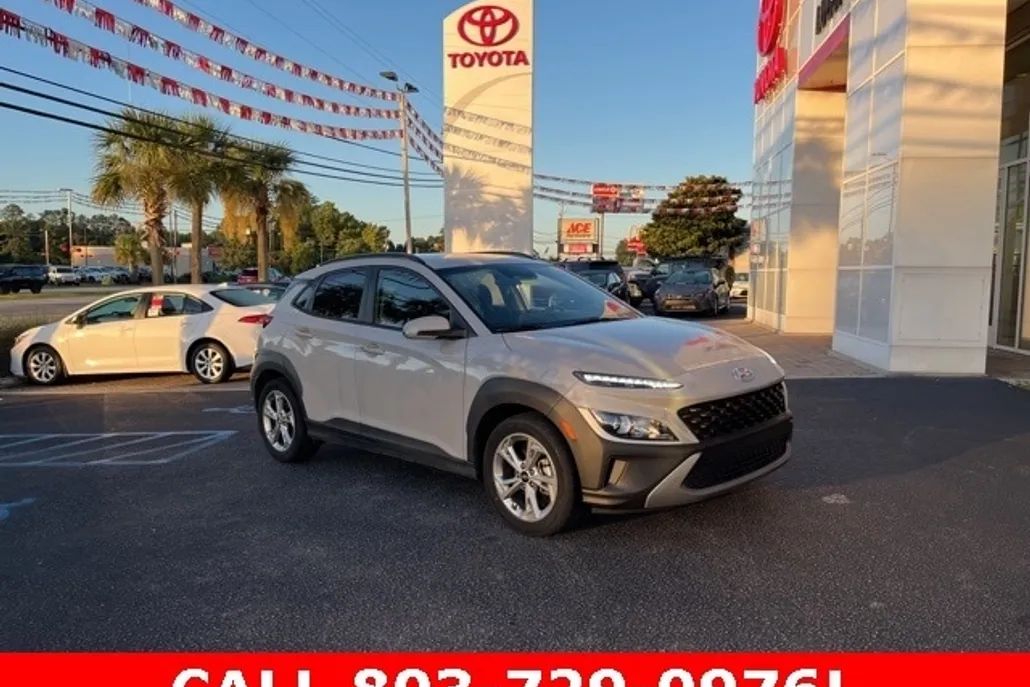 2023 Hyundai Kona SEL photo 1