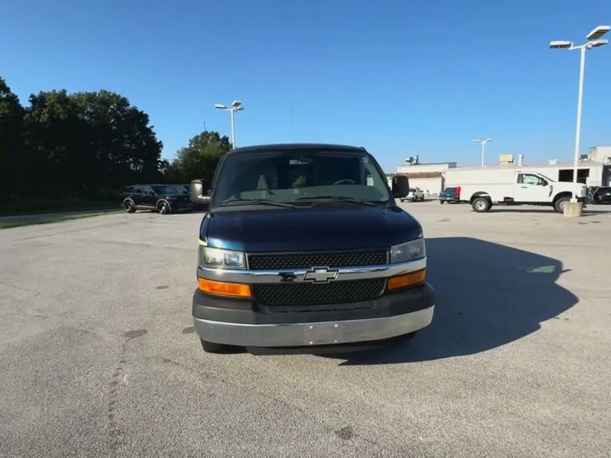 2012 Chevrolet Express 2500 Work Van photo 1