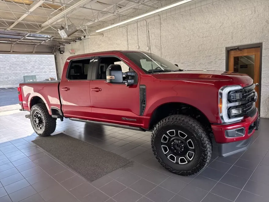 2025 Ford F-250 photo 1