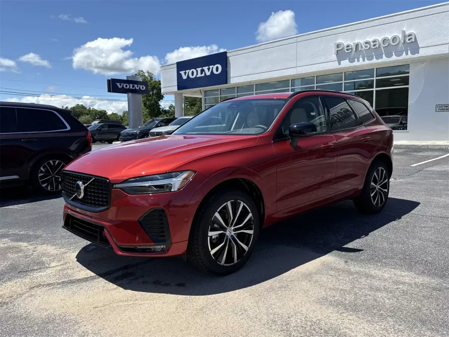 2025 Volvo XC60 B5 Plus photo 1