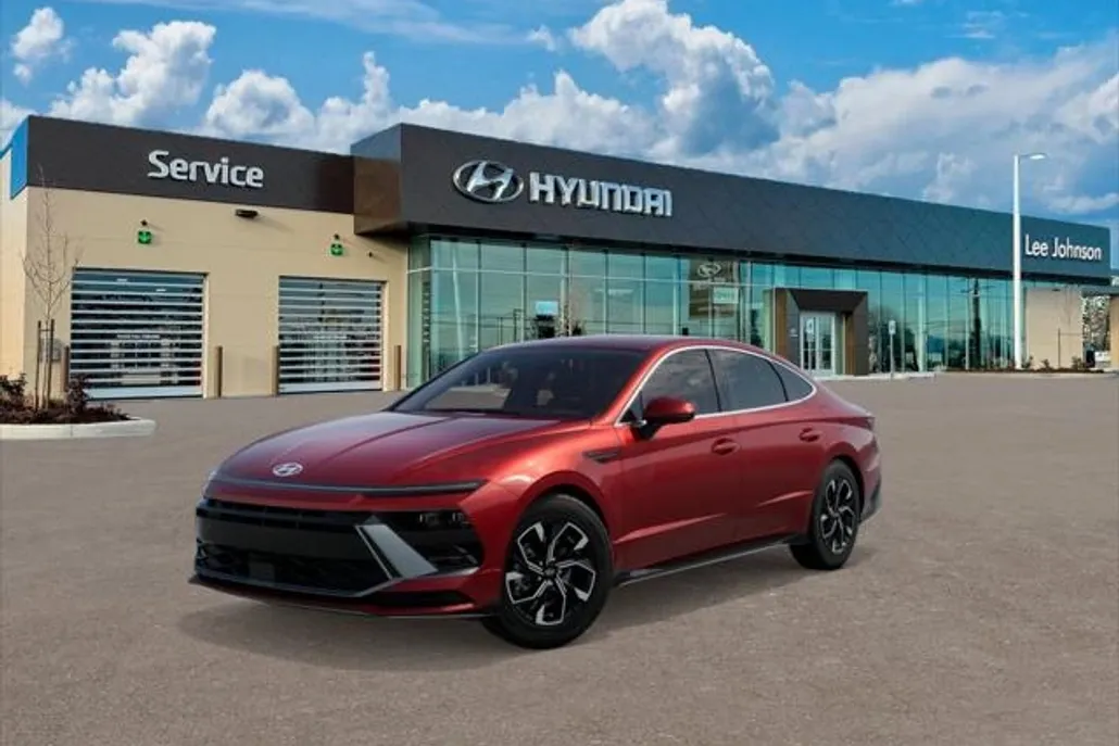 2025 Hyundai Sonata SEL photo 1