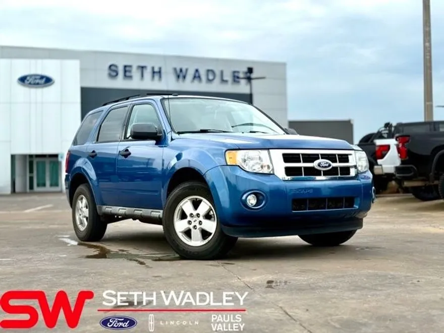 2010 Ford Escape XLT photo 1