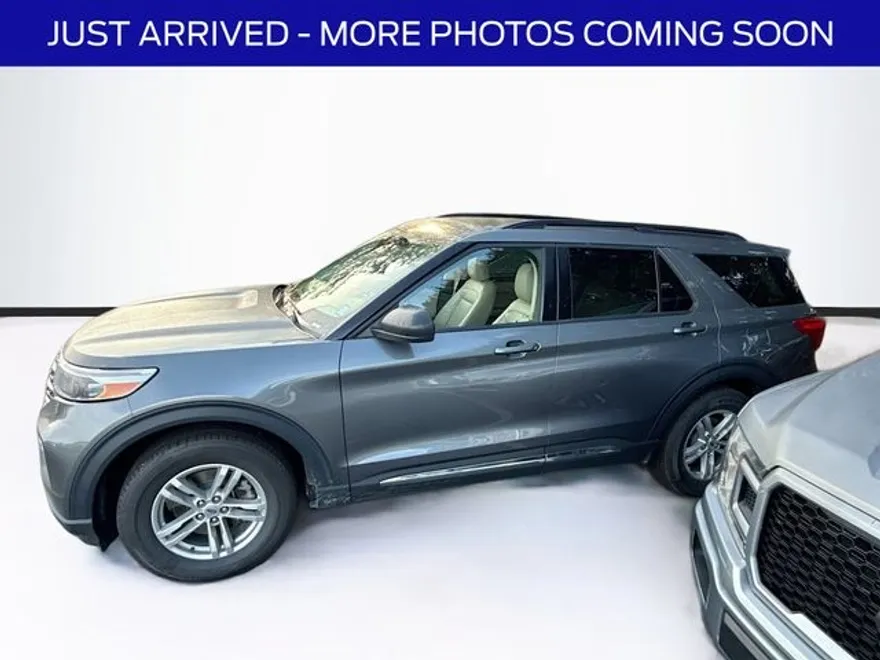 2022 Ford Explorer XLT photo 1