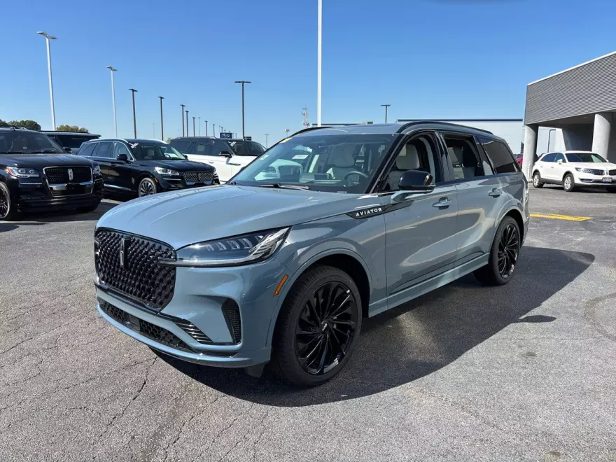 2025 Lincoln Aviator Reserve photo 1