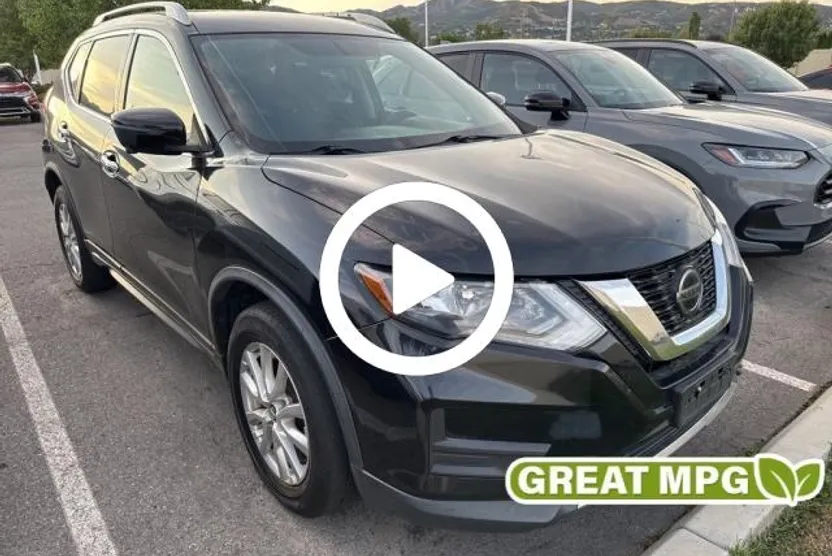 2018 Nissan Rogue SV photo 1