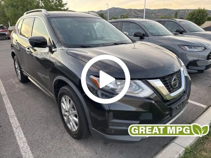 2018 Nissan Rogue SV photo 1