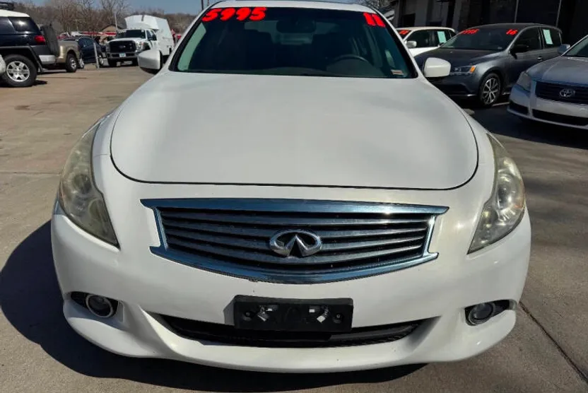 2011 Infiniti G25 photo 1