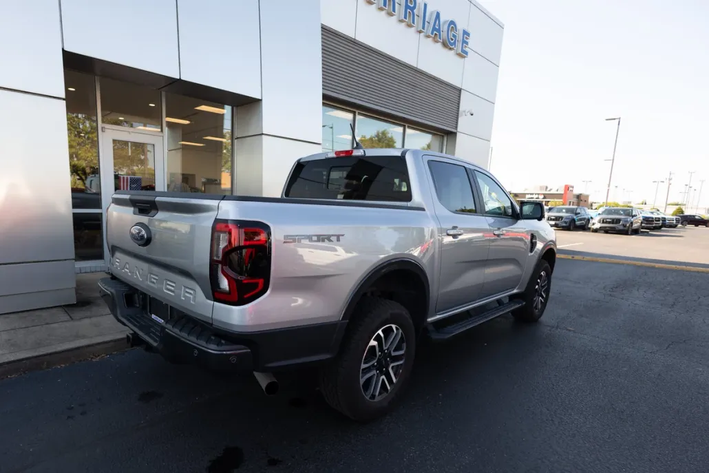2024 Ford Ranger Lariat photo 1
