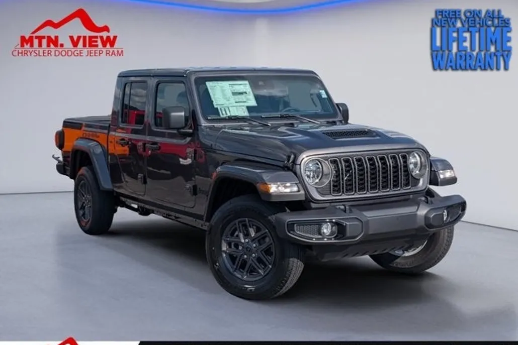 2025 Jeep Gladiator Sport S photo 1