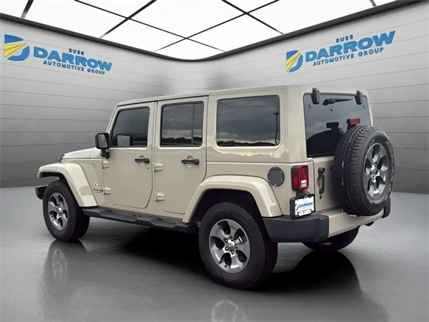 2018 Jeep Wrangler Unlimited Sahara photo 1