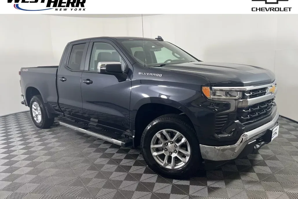 2024 Chevrolet Silverado 1500 LT photo 1