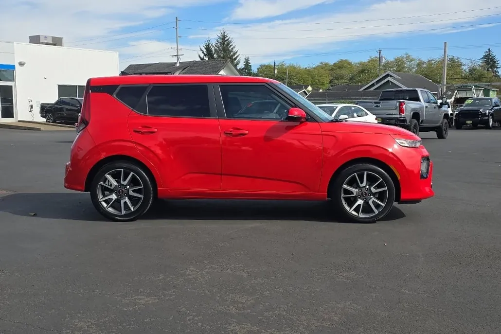 2020 Kia Soul GT-Line photo 1