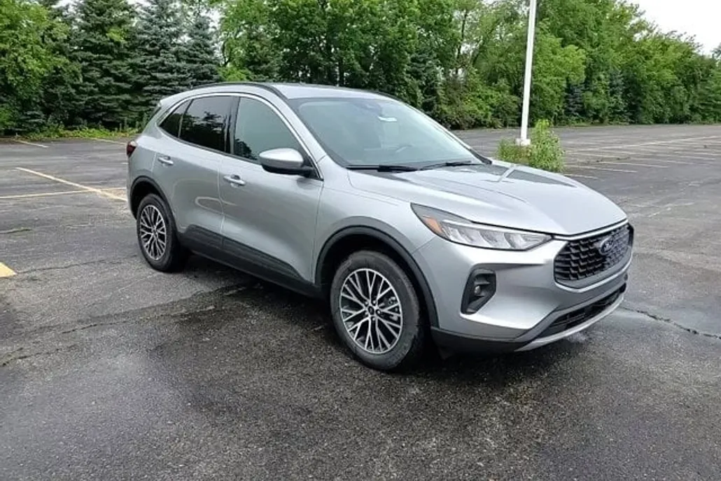 2024 Ford Escape photo 1