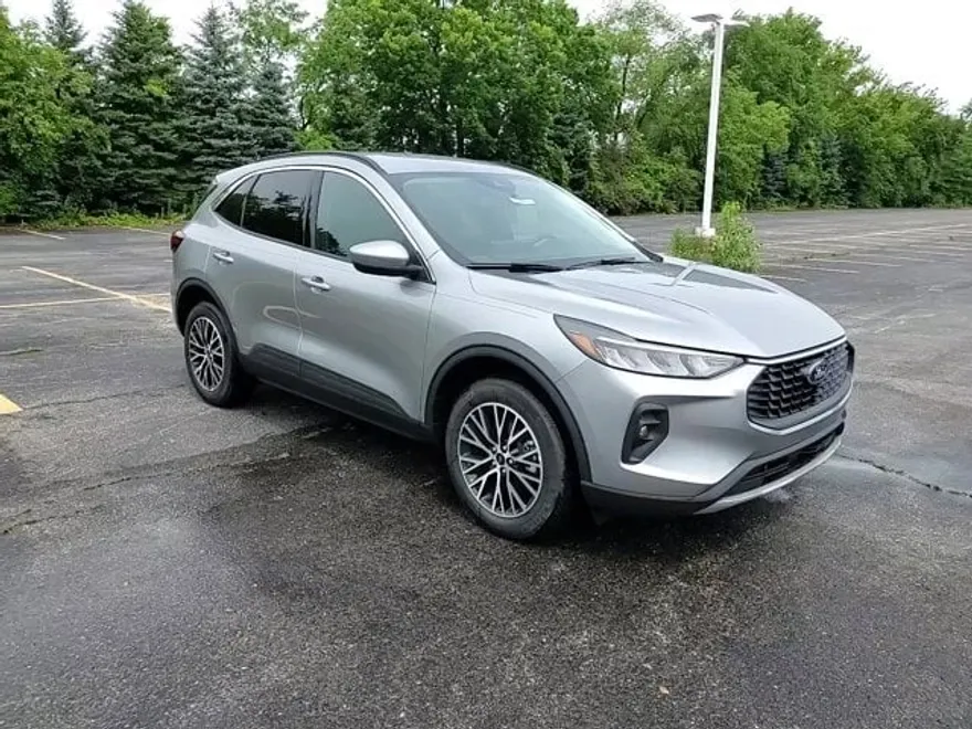 2024 Ford Escape photo 1