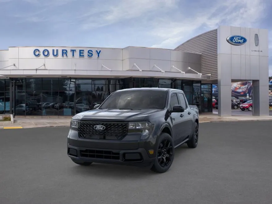 2025 Ford Maverick XLT photo 1