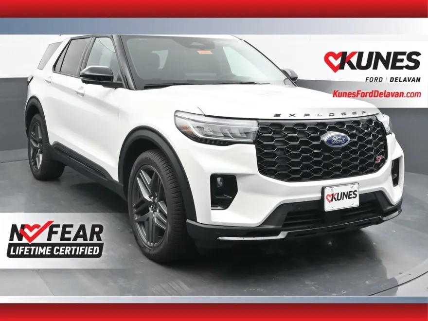 2025 Ford Explorer ST photo 1