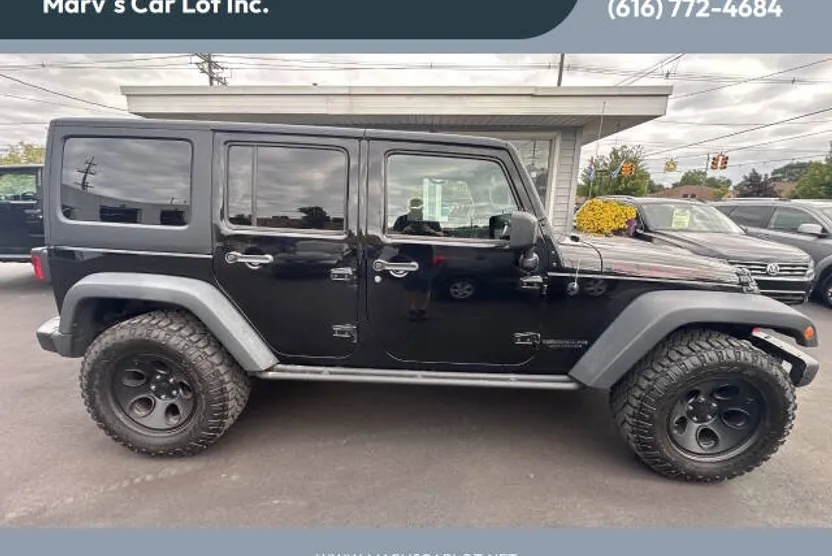 2015 Jeep Wrangler Unlimited Rubicon Hard Rock photo 1