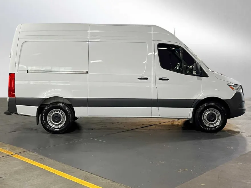 2025 Mercedes Benz Sprinter 2500 Standard Roof photo 1