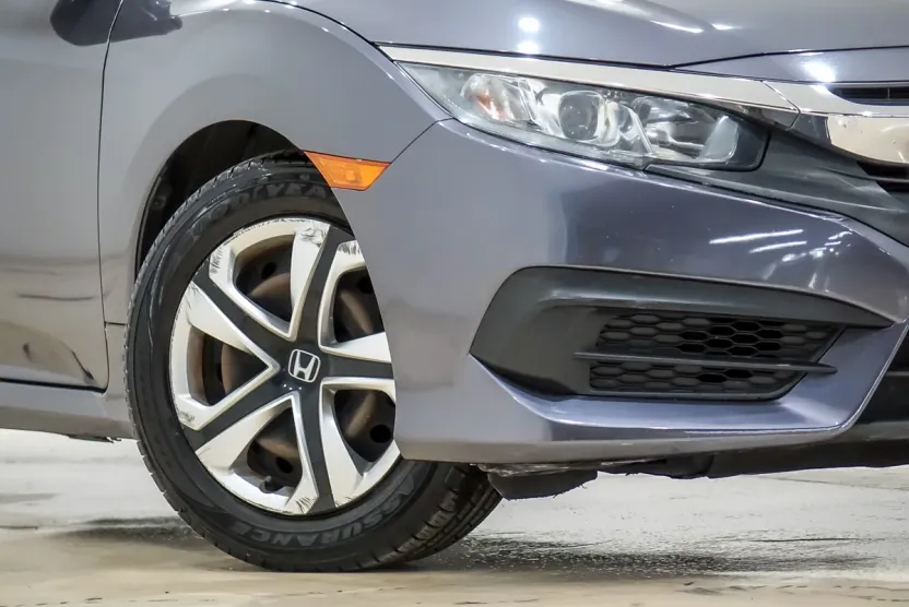 2018 Honda Civic LX photo 1